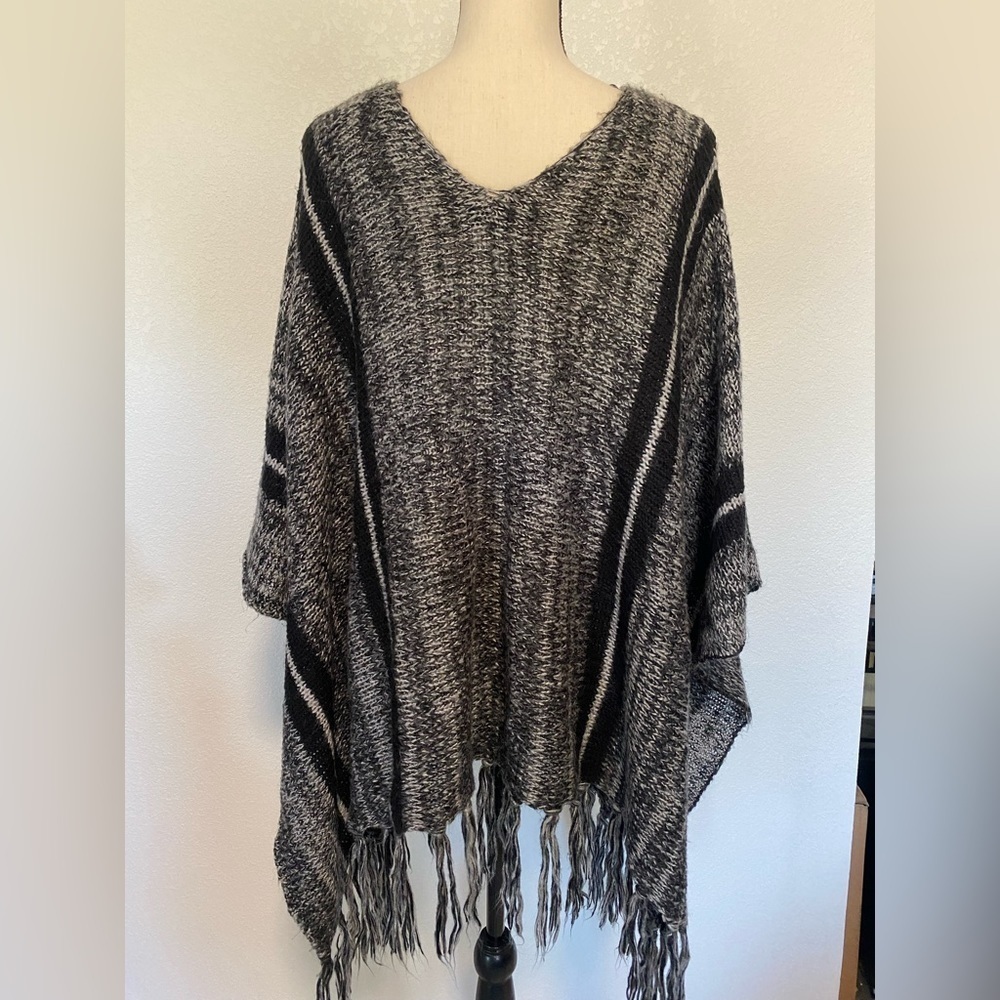 Ashley By 26 International Poncho - Picture 2 of 3